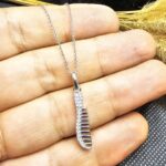 مدال توگردنی نقره زیبای طرح شانه