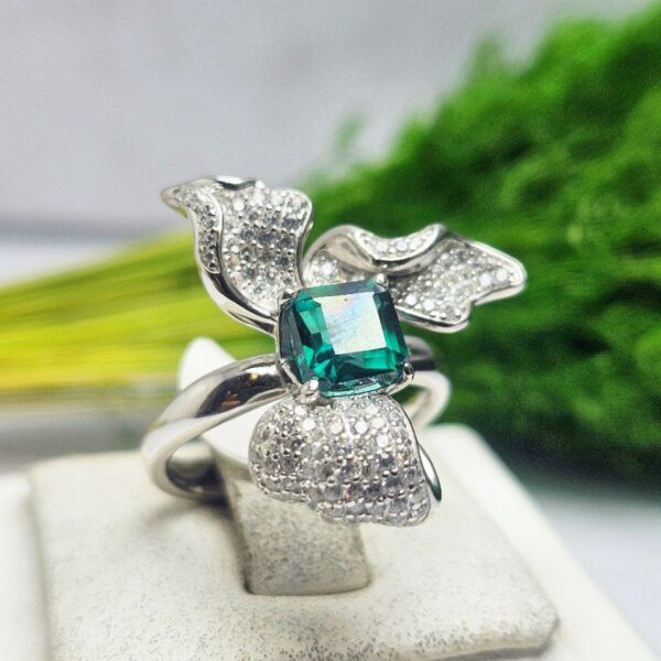 انگشتر نقره زنانه توپاز سبز اصلی