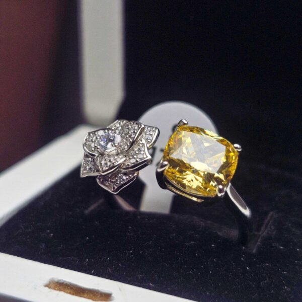 انگشتر نقره زنانه زیرکن طلایی