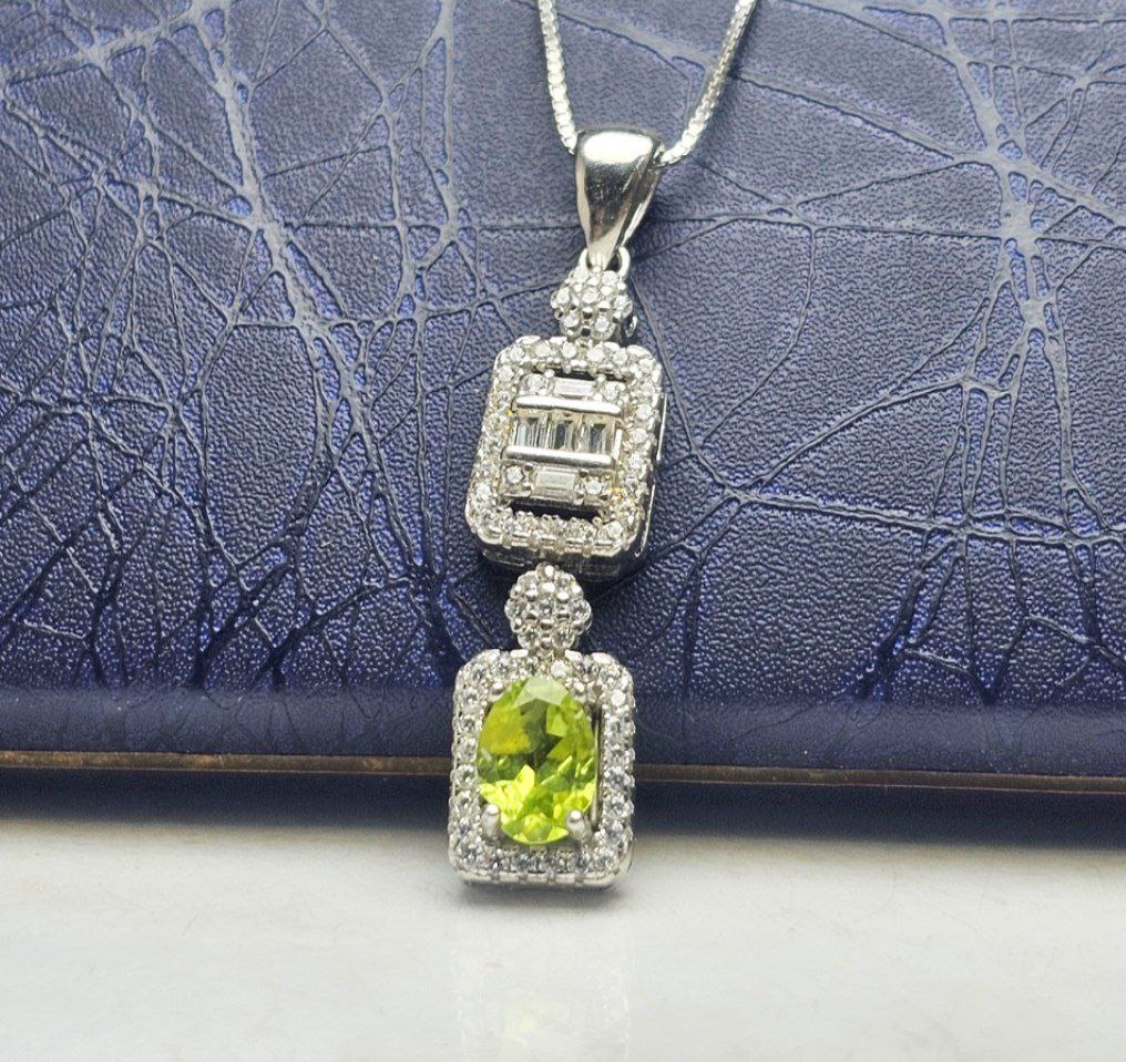 مدال نقره توگردنی آمیتیست اصلی مدال نقره توگردنی آمیتیست اصلی