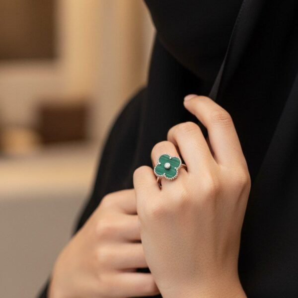 انگشتر نقره زنانه ونکلیف با نگین مالاکیت سبز اصلی